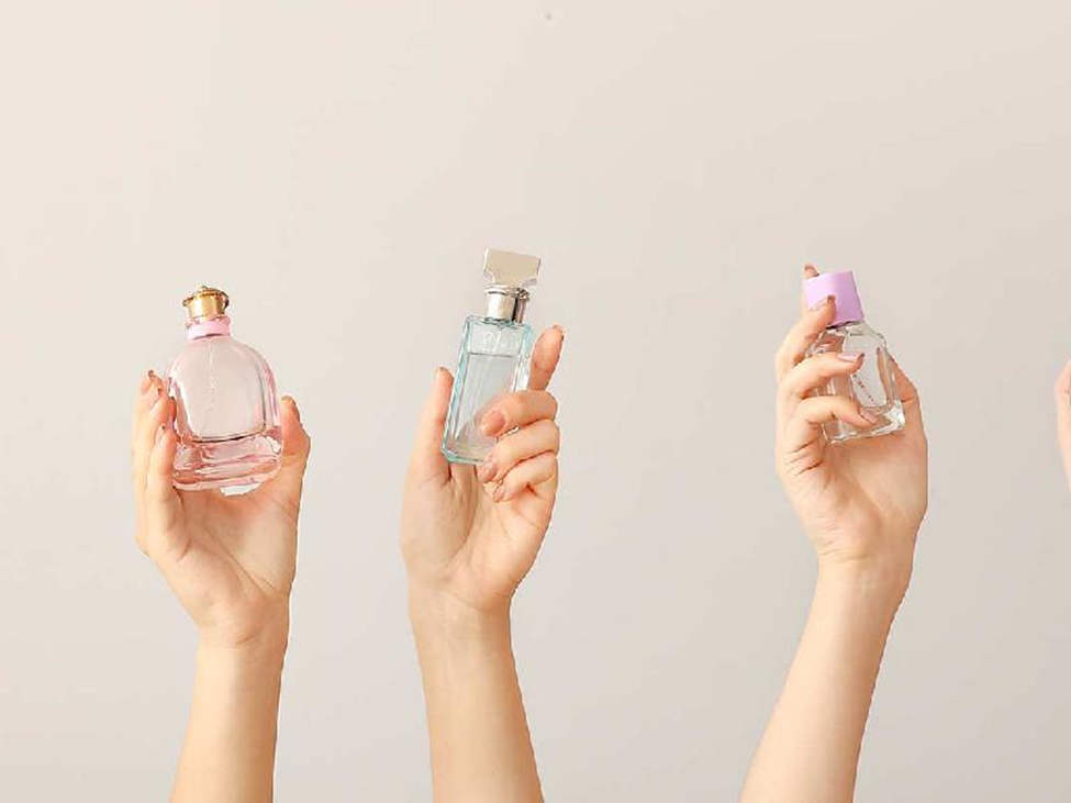 با انتخاب عطر اورجینال و اصل می‌توان به خریدی با کیفیت و ماندگار دست یافت