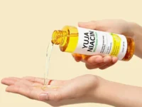 تونر روشن کننده یوجا نیاسین سام بای می