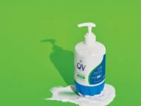 کرم مرطوب کننده پوست حساس کیووی